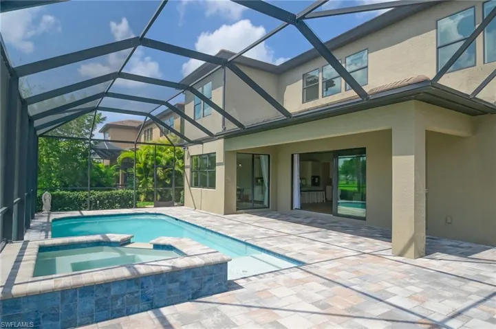 Pool & spa & lanai