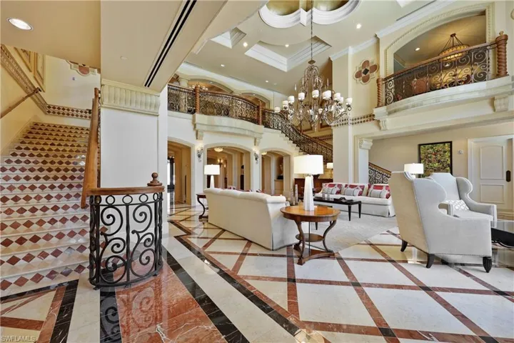 La Scala Lobby