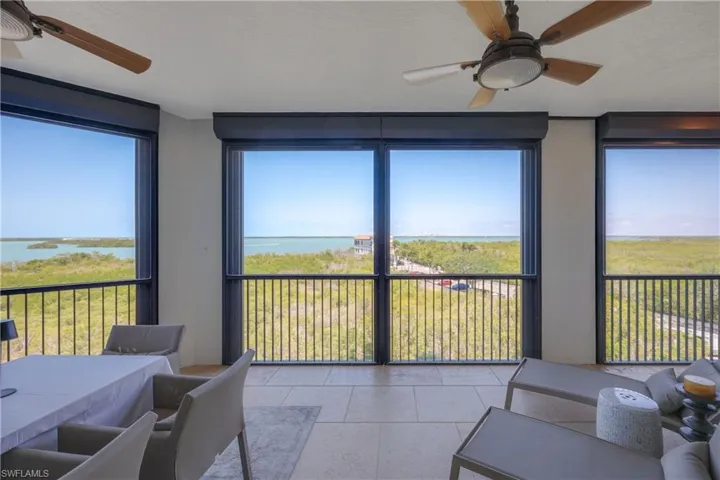 screened lanai off Livingroom
