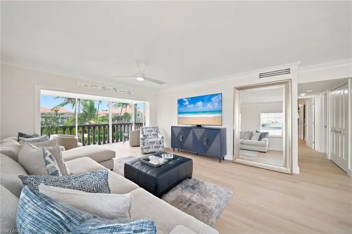 666 3rd St S 304, Naples, Florida 34102