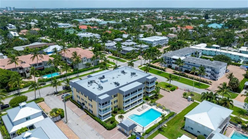 666 3rd St S 304, Naples, Florida 34102