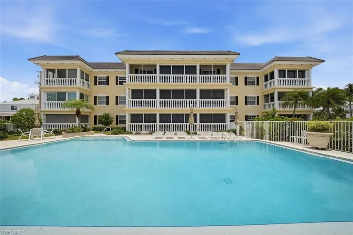 666 3rd St S 304, Naples, Florida 34102