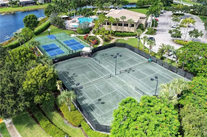 6541 Monterey Pt 54202, Naples, Florida 34105