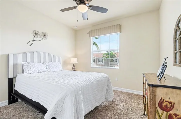 6541 Monterey Pt 54202, Naples, Florida 34105