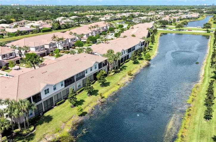 6541 Monterey Pt 54202, Naples, Florida 34105