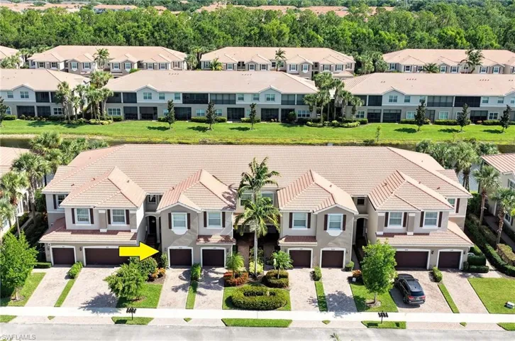 6541 Monterey Pt 54202, Naples, Florida 34105