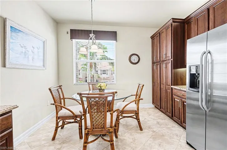 6541 Monterey Pt 54202, Naples, Florida 34105