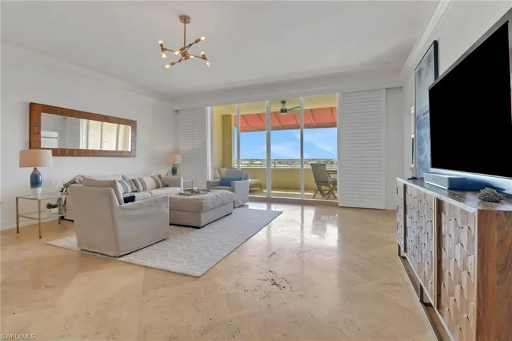 451  Bayfront  PL, Naples, FL 34102