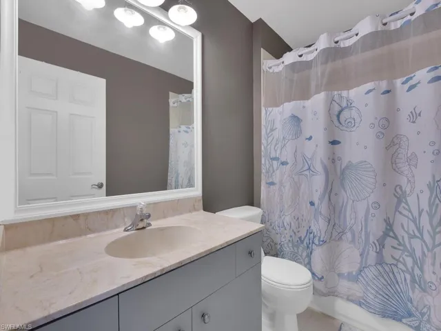 Guest Bath - Second Floor