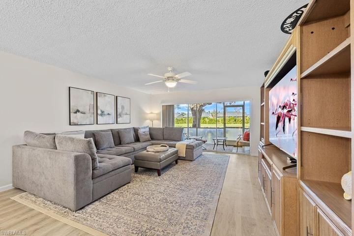 3705  Amberly  CIR, Naples, FL 34112