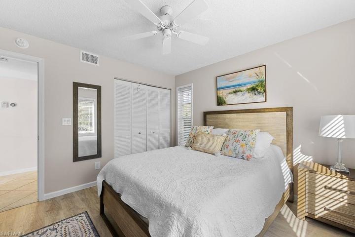3705  Amberly  CIR, Naples, FL 34112