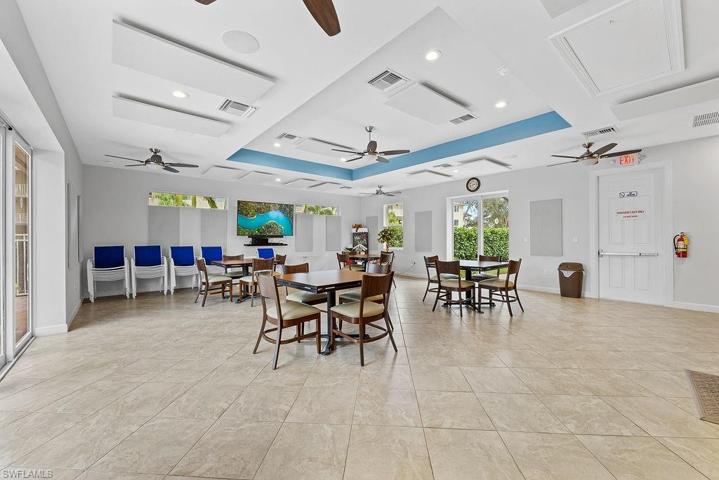3705  Amberly  CIR, Naples, FL 34112