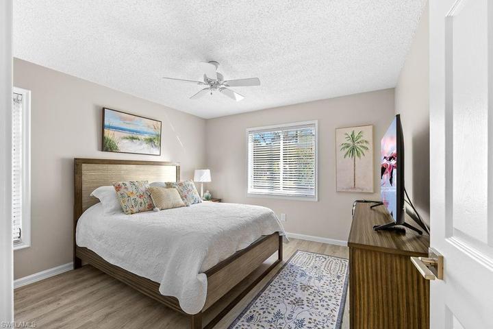 3705  Amberly  CIR, Naples, FL 34112