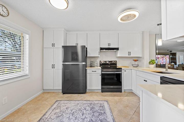 3705  Amberly  CIR, Naples, FL 34112