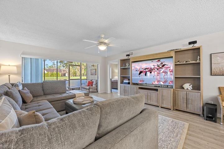 3705  Amberly  CIR, Naples, FL 34112