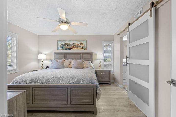 3705  Amberly  CIR, Naples, FL 34112