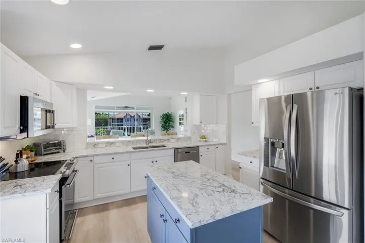 6125  Reserve  CIR, Naples, FL 34119