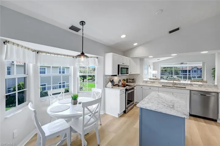 6125  Reserve  CIR, Naples, FL 34119