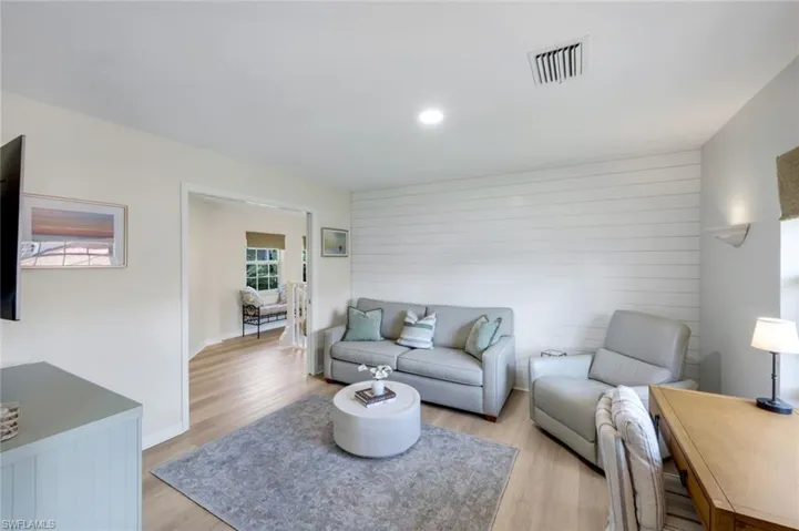6125  Reserve  CIR, Naples, FL 34119