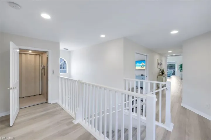 6125  Reserve  CIR, Naples, FL 34119