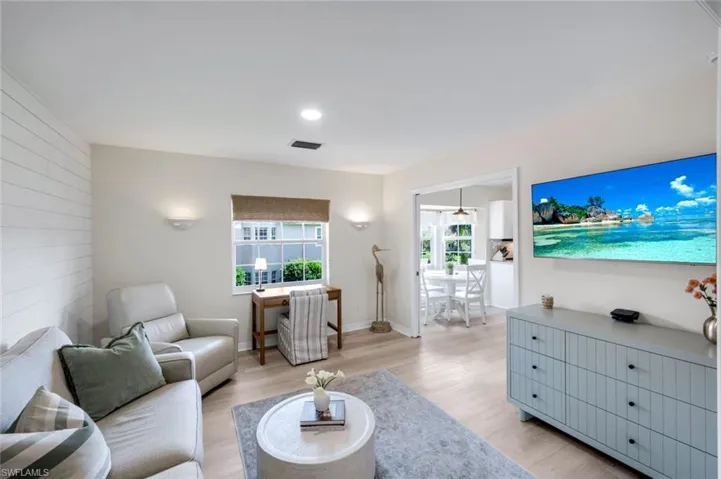 6125  Reserve  CIR, Naples, FL 34119