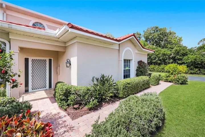 6125  Reserve  CIR, Naples, FL 34119