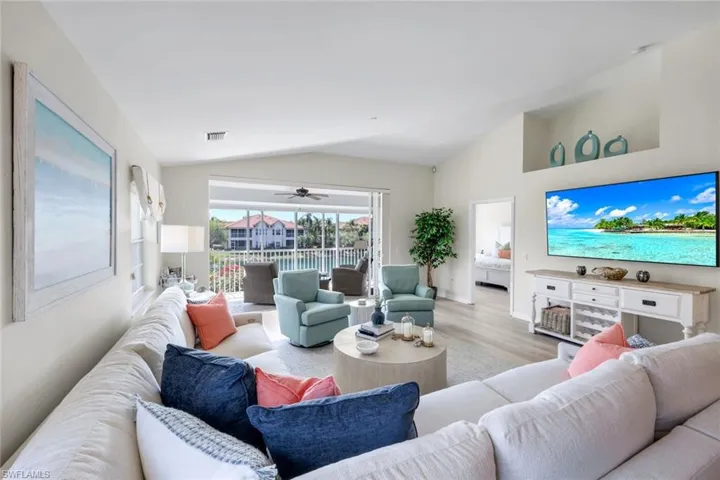 6125  Reserve  CIR, Naples, FL 34119
