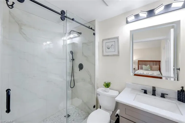 6125  Reserve  CIR, Naples, FL 34119