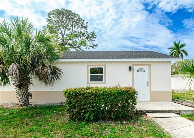 4810 Barcelona CIR, NAPLES FL 34112