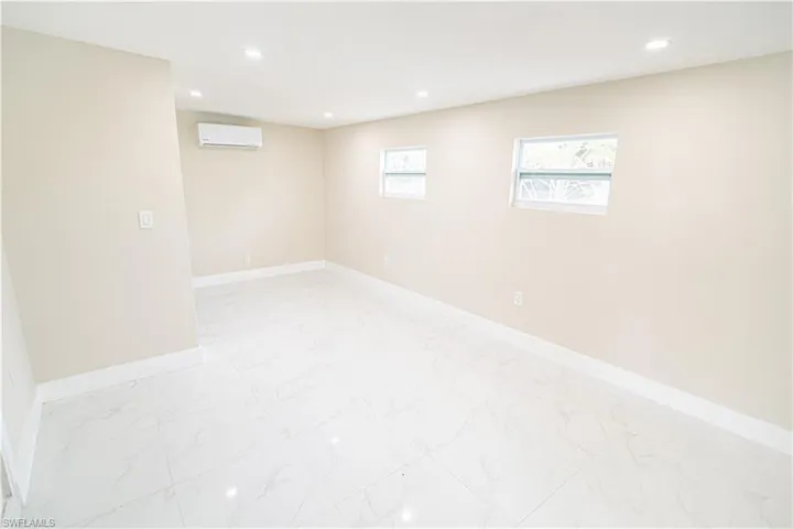 4810 Barcelona CIR, NAPLES FL 34112