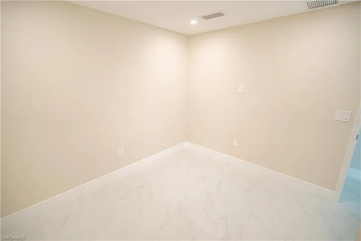 4810 Barcelona CIR, NAPLES FL 34112
