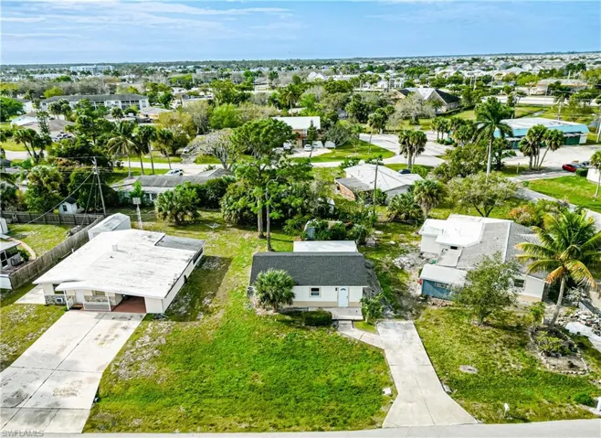 4810 Barcelona CIR, NAPLES FL 34112