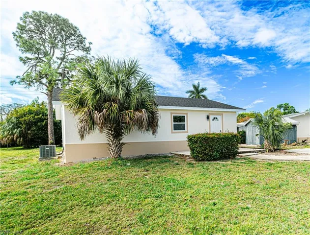 4810 Barcelona CIR, NAPLES FL 34112