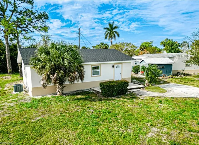 4810 Barcelona CIR, NAPLES FL 34112