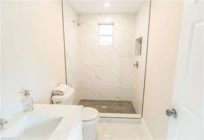 4810 Barcelona CIR, NAPLES FL 34112