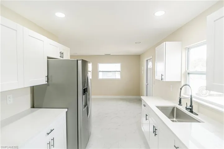 4810 Barcelona CIR, NAPLES FL 34112