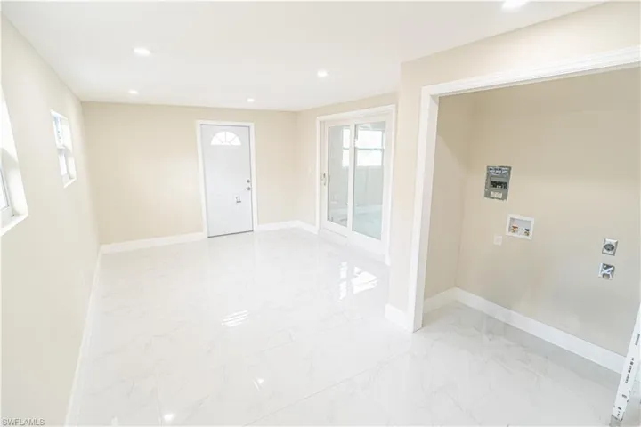 4810 Barcelona CIR, NAPLES FL 34112