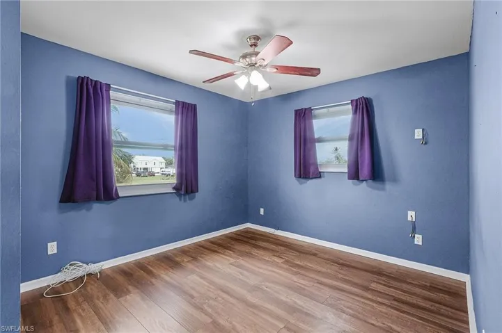 Guest bedroom.