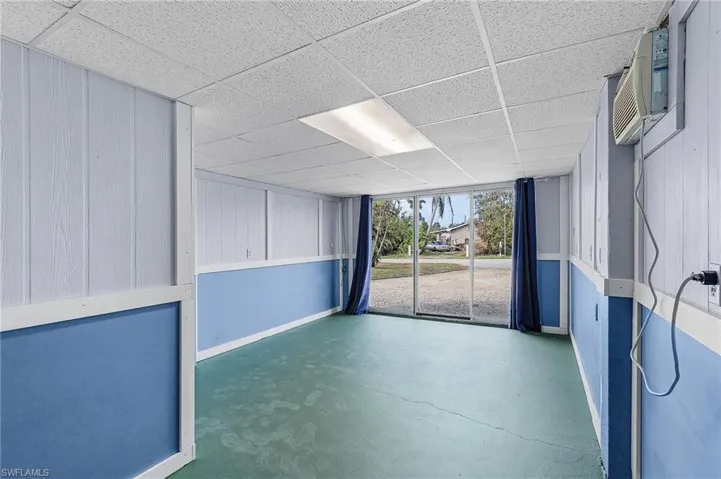 Bonus Room is air conditioned but could easily be a second garage.