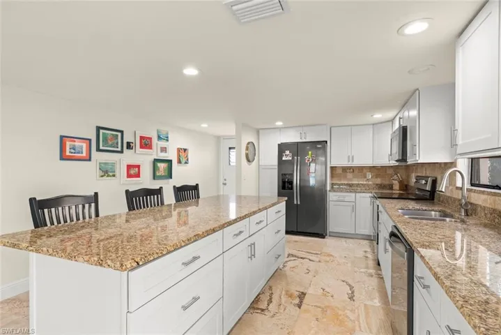 2137 SW Pine  LN, Cape Coral, FL 33991