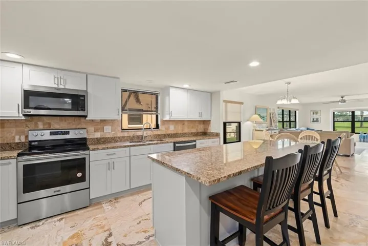 2137 SW Pine  LN, Cape Coral, FL 33991