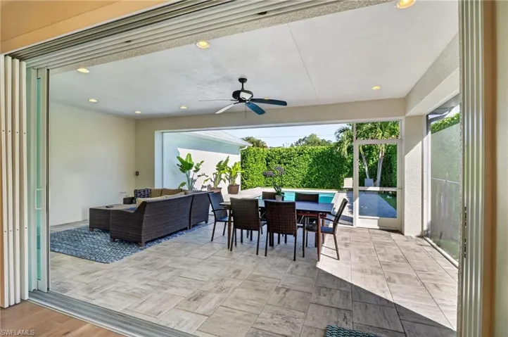 1131 7th Ave N, Naples, Florida 34102