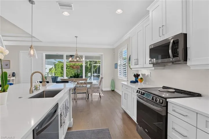1131 7th Ave N, Naples, Florida 34102