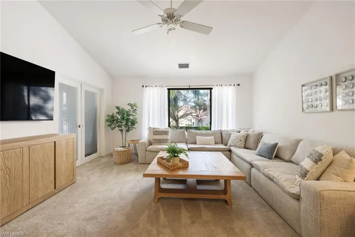 406 Courtside Dr # D201, Naples Fl 34105