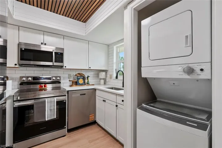 325 Charlemagne Blvd 101a, Naples, Florida 34112