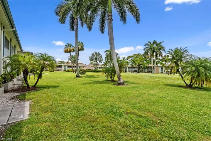 325 Charlemagne Blvd 101a, Naples, Florida 34112