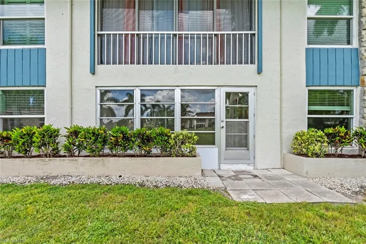 325 Charlemagne Blvd 101a, Naples, Florida 34112