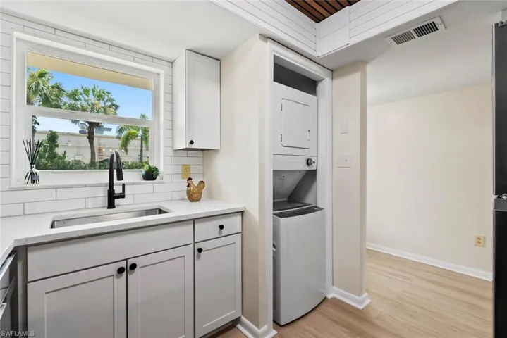 325 Charlemagne Blvd 101a, Naples, Florida 34112
