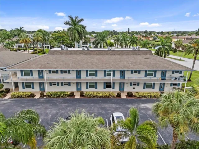 325 Charlemagne Blvd 101a, Naples, Florida 34112