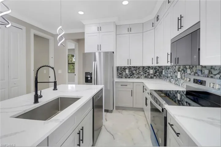 842  EVANSTON E ST, Lehigh Acres, FL 33971